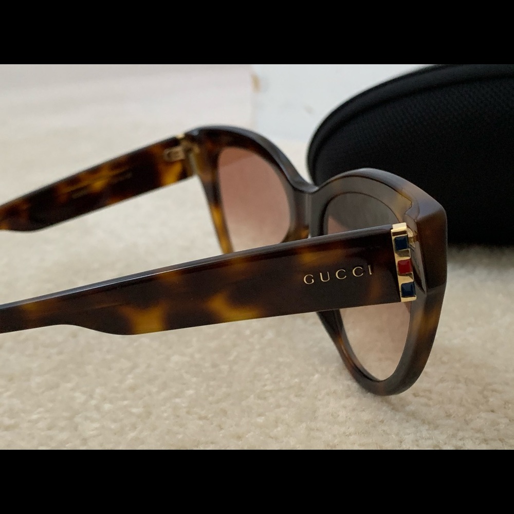 Gucci Cat eye tortoise sunglasses